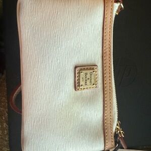 NWT Dooney & Bourke White and Tan Wristlet